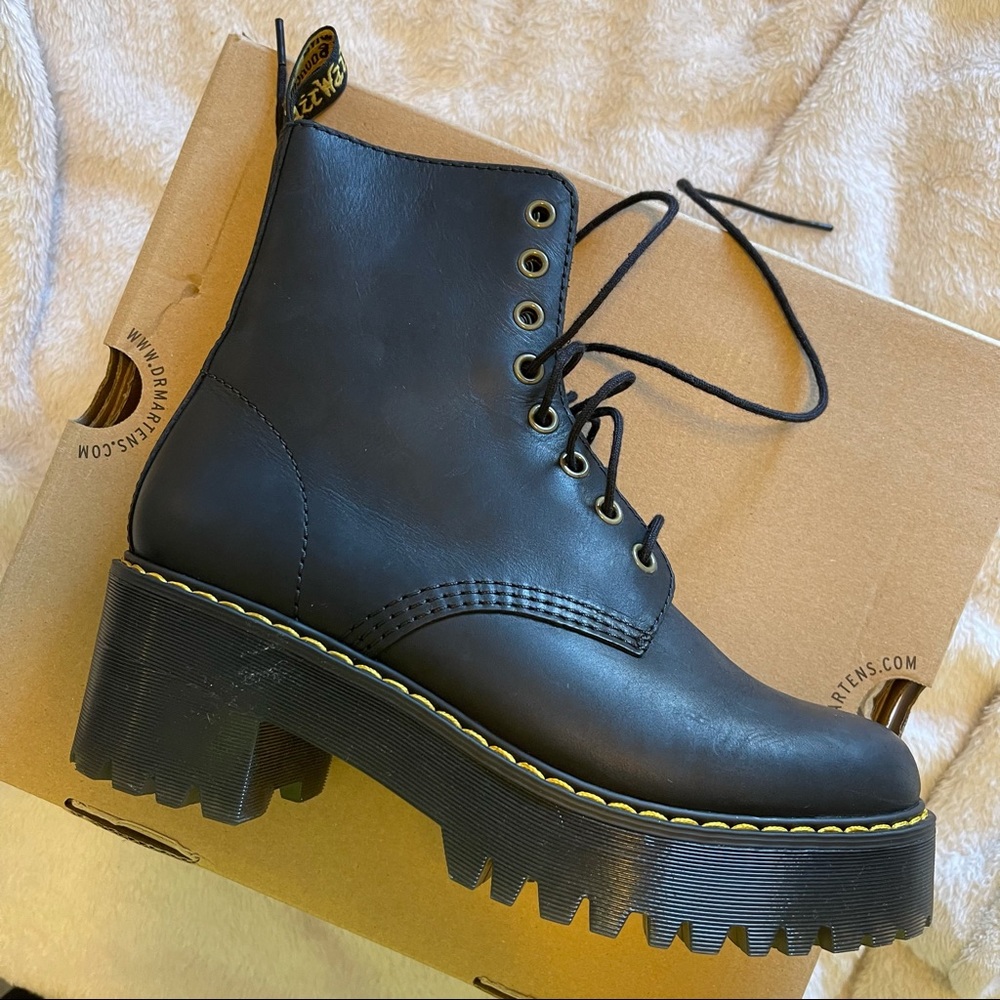 Dr Marten Shriver Hi leather boot